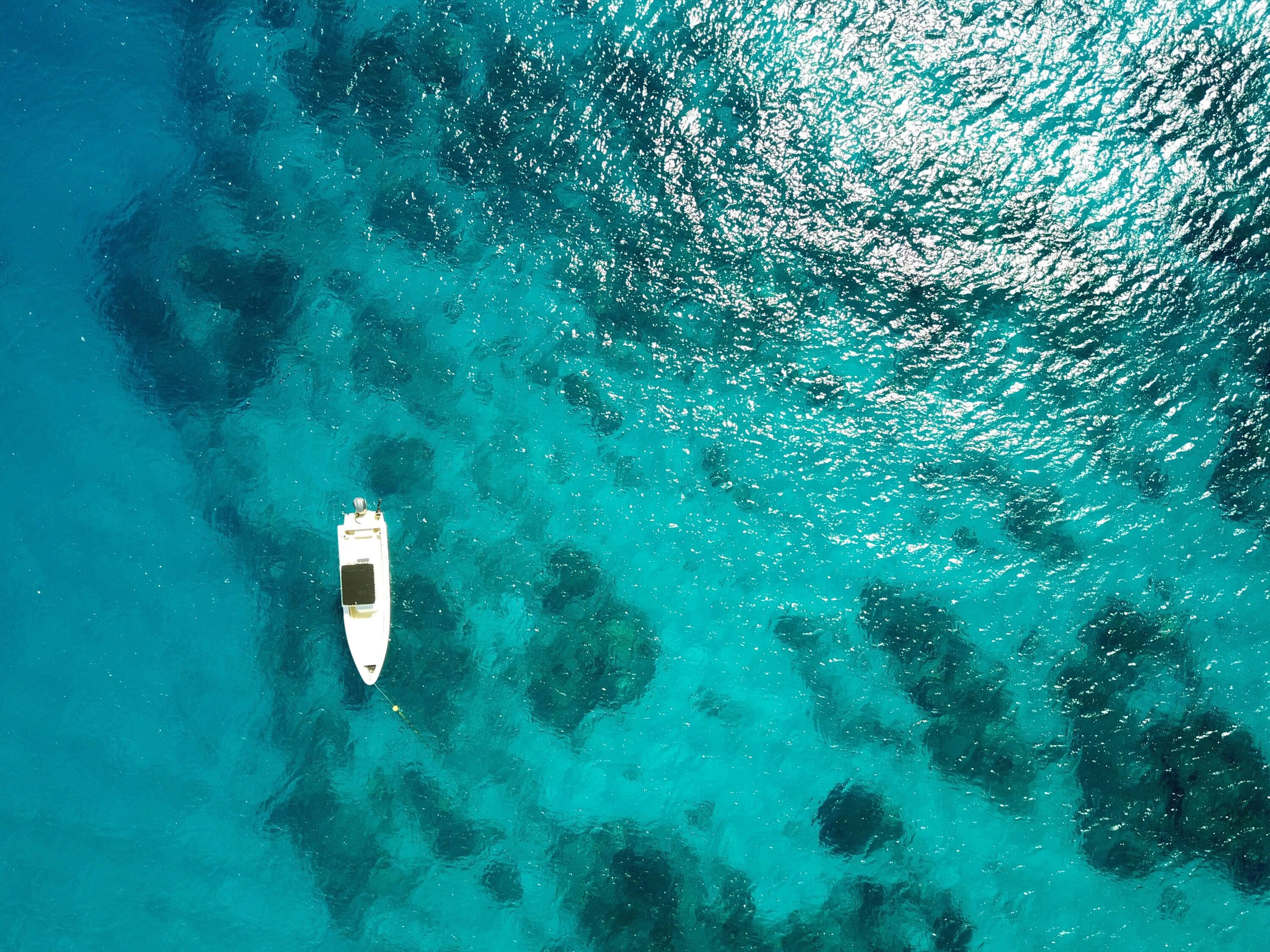 Fiji_Tailor-Made_Boat_Unsplash